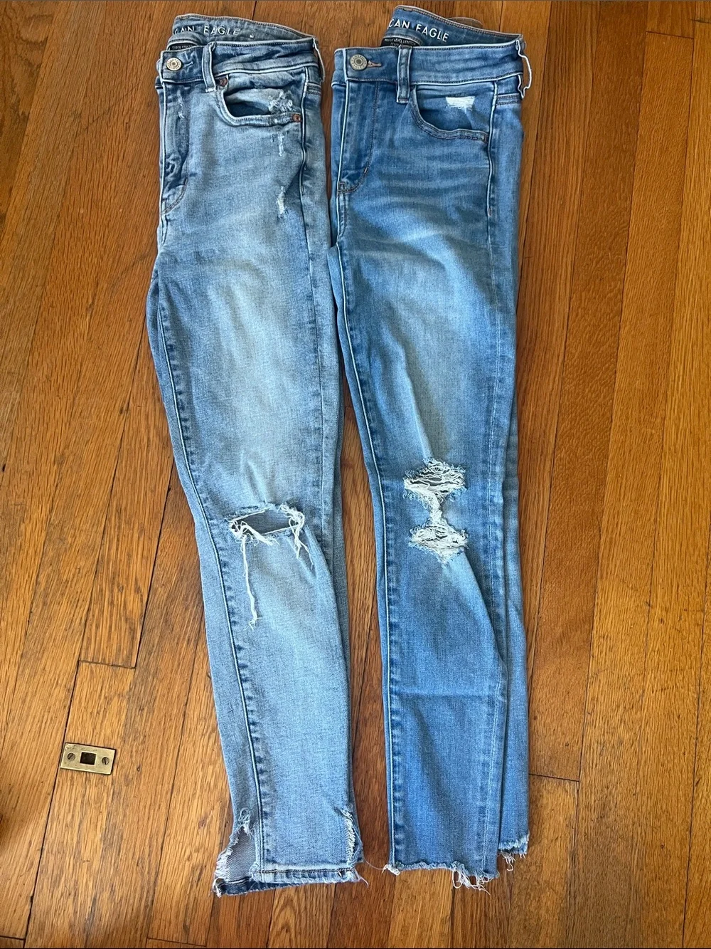 American Eagle Outfitters Light Blue & Medium Blue Distressed jeggings